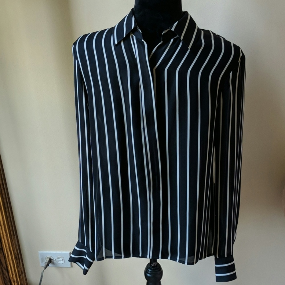 BEAUTIFUL BLACK/OFF WHT STRIPE LONG SLEEVE
